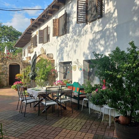 La Amadeus & Monica Hotel Ménes Kültér fotó